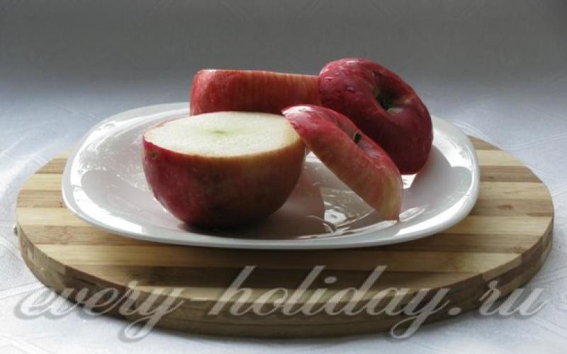 Как запечь яблоки с творогом — полезный десерт